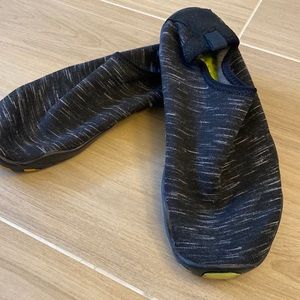 UNN~AQUA SWIMMING SOCK SHOE~38/39